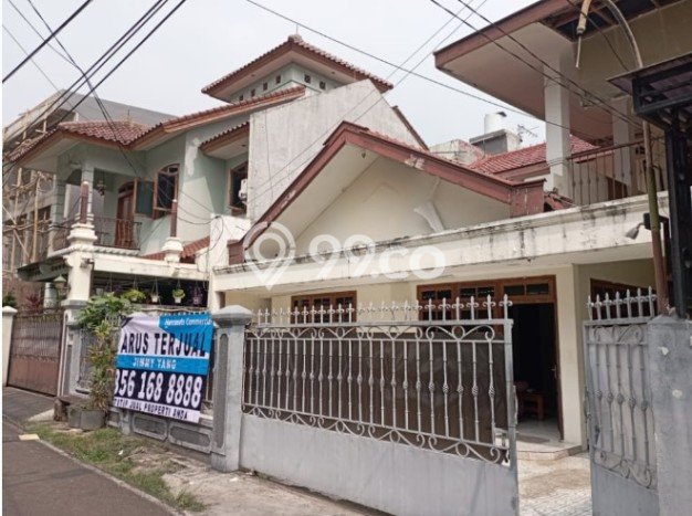 Kesempatan Investasi di Kebayoran Lama, Dekat Kawasan Bisnis, Jakarta Selatan - 4 Kamar Tidur Kesempatan Investasi di Kebayoran Lama, Dekat Kawasan Bisnis, Jakarta Selatan - 4 Kamar Tidur
