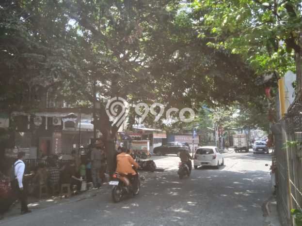 Ruko Dijual di Jakarta Barat LT 98m2 & LB 180m2 Lokasi Terbaik! Ruko Dijual di Jakarta Barat LT 98m2 & LB 180m2 Lokasi Terbaik!