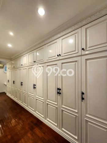 Hunian Modern dengan LT 480m2 & LB 700m2 Dikontrakkan di Pondok Indah Hunian Modern dengan LT 480m2 & LB 700m2 Dikontrakkan di Pondok Indah