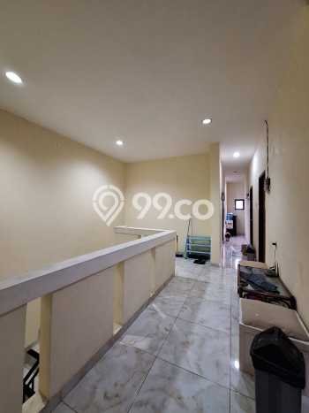 Rumah Luxury Modern Tanpa Renovasi di Cirendeu Jakarta Selatan Rumah Luxury Modern Tanpa Renovasi di Cirendeu Jakarta Selatan