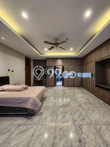 Disewakan Rumah Strategis LT 500m2 / LB 800m2 di Pondok Indah, Jakarta Selatan Disewakan Rumah Strategis LT 500m2 / LB 800m2 di Pondok Indah, Jakarta Selatan