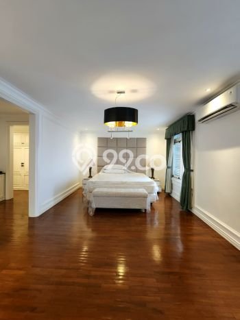 Hunian Modern dengan LT 480m2 & LB 700m2 Dikontrakkan di Pondok Indah Hunian Modern dengan LT 480m2 & LB 700m2 Dikontrakkan di Pondok Indah