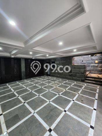 Sewa Rumah Nyaman LT 350m2 / LB 430m2 di Pondok Indah, Jakarta Selatan Sewa Rumah Nyaman LT 350m2 / LB 430m2 di Pondok Indah, Jakarta Selatan