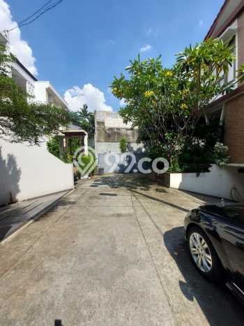 For Sale! Luxury House LT 160m2 Desain Elegan di Lebak Bulus For Sale! Luxury House LT 160m2 Desain Elegan di Lebak Bulus