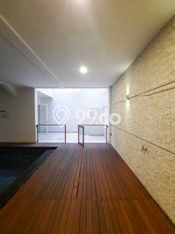 Hunian Mewah LB 375m2 Siap Huni Desain Elegan di Cipete, Jakarta Selatan Hunian Mewah LB 375m2 Siap Huni Desain Elegan di Cipete, Jakarta Selatan