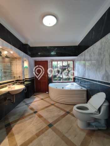 DIJUAL CEPAT! Rumah Kebayoran Baru, Jakarta Selatan, LT 940m² LB 600m² DIJUAL CEPAT! Rumah Kebayoran Baru, Jakarta Selatan, LT 940m² LB 600m²