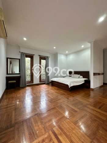 Rumah Lokasi Strategis di Pondok Indah, Jakarta Selatan, Luas 403m² Bangunan 586m² Rumah Lokasi Strategis di Pondok Indah, Jakarta Selatan, Luas 403m² Bangunan 586m²