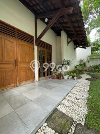 Jual Murah Rumah dengan 5 Kamar Tidur dan 3 Kamar Mandi di Area Kuningan, Jakarta Selatan Jual Murah Rumah dengan 5 Kamar Tidur dan 3 Kamar Mandi di Area Kuningan, Jakarta Selatan