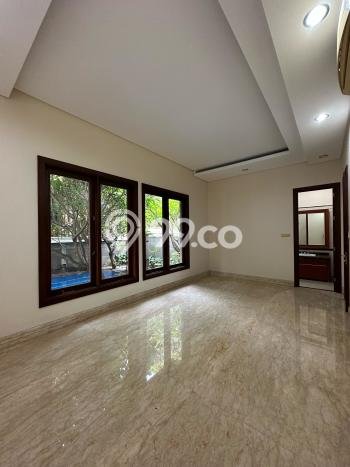 Rumah Strategis area Pondok Indah, Jakarta Selatan, Luas 548m² LB 890m² - HARGA NEGO! Rumah Strategis area Pondok Indah, Jakarta Selatan, Luas 548m² LB 890m² - HARGA NEGO!