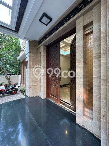Rumah Strategis area Pondok Indah, Jakarta Selatan, Luas 548m² LB 890m² - HARGA NEGO! Rumah Strategis area Pondok Indah, Jakarta Selatan, Luas 548m² LB 890m² - HARGA NEGO!