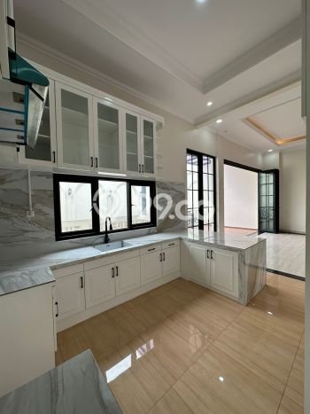 Hunian Eksklusif Siap Huni LT 378m2 di Menteng, Jakarta Pusat Hunian Eksklusif Siap Huni LT 378m2 di Menteng, Jakarta Pusat