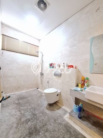 Rumah Luxury Modern Tanpa Renovasi di Lebak Bulus Jakarta Selatan Rumah Luxury Modern Tanpa Renovasi di Lebak Bulus Jakarta Selatan