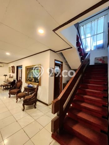 Hunian Mewah Siap Huni LT 862m2 di Kebayoran Baru, Jakarta Selatan Hunian Mewah Siap Huni LT 862m2 di Kebayoran Baru, Jakarta Selatan