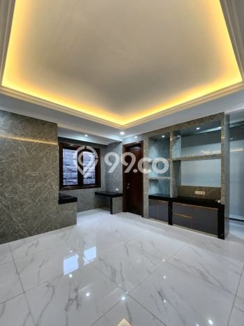 Sewa Rumah Nyaman LT 350m2 / LB 430m2 di Pondok Indah, Jakarta Selatan Sewa Rumah Nyaman LT 350m2 / LB 430m2 di Pondok Indah, Jakarta Selatan
