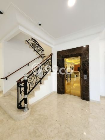 Rumah Luxury Modern Tanpa Renovasi di Kemang Jakarta Selatan Rumah Luxury Modern Tanpa Renovasi di Kemang Jakarta Selatan