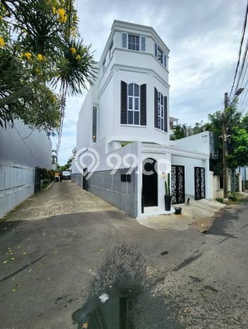 Jual Rumah Mewah Megah Dengan View Eksklusif di Kemang, Jakarta Selatan Jual Rumah Mewah Megah Dengan View Eksklusif di Kemang, Jakarta Selatan