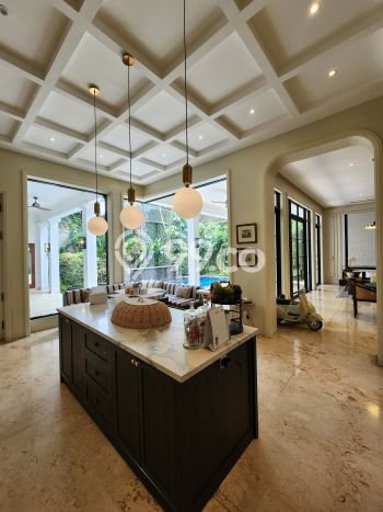Rumah 5 KT 4 KM di Kawasan Kebayoran Baru, Jakarta Selatan Rumah 5 KT 4 KM di Kawasan Kebayoran Baru, Jakarta Selatan