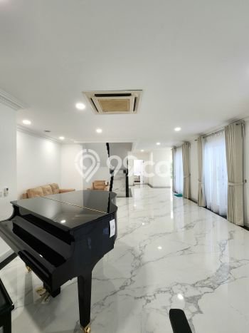 KESEMPATAN TERBAIK! Rumah Asri area Pondok Indah, LT 755m² Bangunan 550m² KESEMPATAN TERBAIK! Rumah Asri area Pondok Indah, LT 755m² Bangunan 550m²