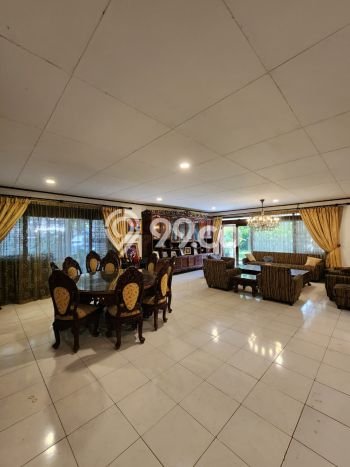 Hunian Mewah Siap Huni LT 862m2 di Kebayoran Baru, Jakarta Selatan Hunian Mewah Siap Huni LT 862m2 di Kebayoran Baru, Jakarta Selatan