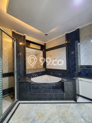Disewakan Rumah Strategis LT 500m2 / LB 800m2 di Pondok Indah, Jakarta Selatan Disewakan Rumah Strategis LT 500m2 / LB 800m2 di Pondok Indah, Jakarta Selatan
