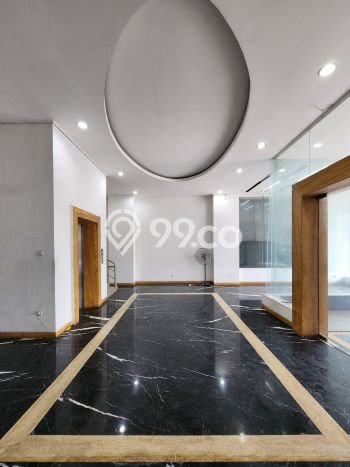 Unit Kantor Dijual di Jakarta Pusat LT 200m2 & LB 1750m2 Unit Kantor Dijual di Jakarta Pusat LT 200m2 & LB 1750m2