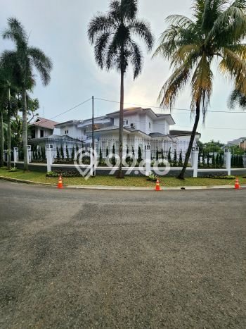 KESEMPATAN TERBAIK! Rumah Asri area Pondok Indah, LT 755m² Bangunan 550m² KESEMPATAN TERBAIK! Rumah Asri area Pondok Indah, LT 755m² Bangunan 550m²
