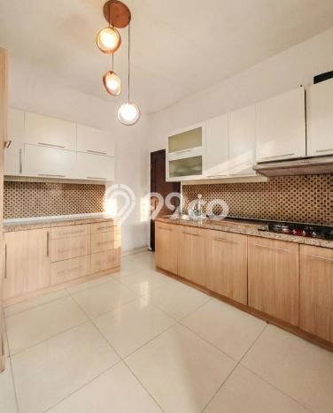 Rumah Elit Modern Siap Huni di Bintaro Jakarta Selatan Rumah Elit Modern Siap Huni di Bintaro Jakarta Selatan