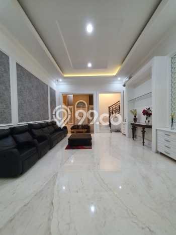 Rumah Lokasi Strategis area Pondok Indah, Jakarta Selatan, LT 590m² Bangunan 800m² Rumah Lokasi Strategis area Pondok Indah, Jakarta Selatan, LT 590m² Bangunan 800m²