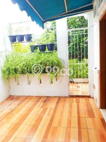 Ready to Use! Premium House LT 202m2 Desain Elegan di Bintaro Ready to Use! Premium House LT 202m2 Desain Elegan di Bintaro