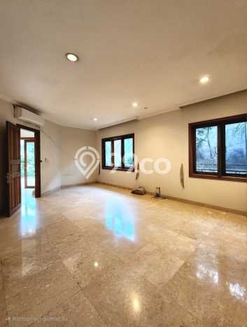 Hunian Modern dengan LT 700m2 & LB 1000m2 Disewakan di Pondok Indah Hunian Modern dengan LT 700m2 & LB 1000m2 Disewakan di Pondok Indah