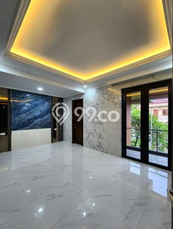 Sewa Rumah Nyaman LT 350m2 / LB 430m2 di Pondok Indah, Jakarta Selatan Sewa Rumah Nyaman LT 350m2 / LB 430m2 di Pondok Indah, Jakarta Selatan