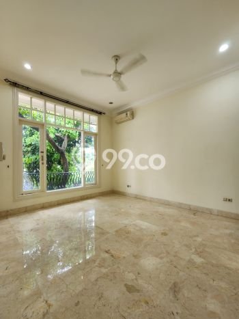 Hunian Idaman dengan Luas Tanah 630m² di Lingkungan Asri Cilandak, Jakarta Selatan Hunian Idaman dengan Luas Tanah 630m² di Lingkungan Asri Cilandak, Jakarta Selatan