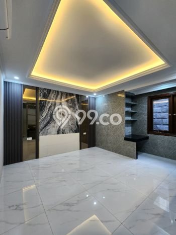 Sewa Rumah Nyaman LT 350m2 / LB 430m2 di Pondok Indah, Jakarta Selatan Sewa Rumah Nyaman LT 350m2 / LB 430m2 di Pondok Indah, Jakarta Selatan
