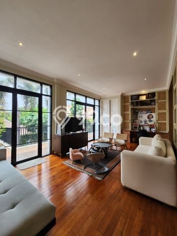 Rumah 5 KT 4 KM di Kawasan Kebayoran Baru, Jakarta Selatan Rumah 5 KT 4 KM di Kawasan Kebayoran Baru, Jakarta Selatan