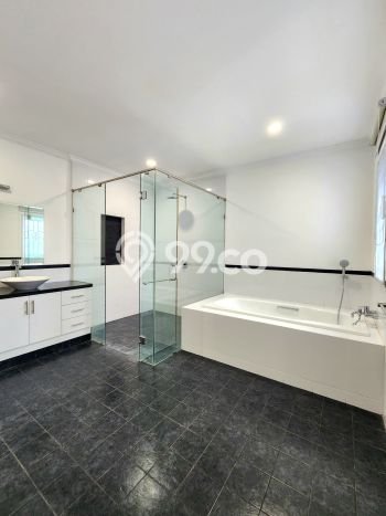 KESEMPATAN TERBAIK! Rumah Asri area Pondok Indah, LT 755m² Bangunan 550m² KESEMPATAN TERBAIK! Rumah Asri area Pondok Indah, LT 755m² Bangunan 550m²
