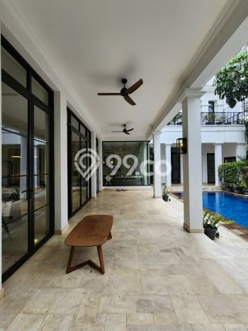 Rumah 5 KT 4 KM di Kawasan Kebayoran Baru, Jakarta Selatan Rumah 5 KT 4 KM di Kawasan Kebayoran Baru, Jakarta Selatan