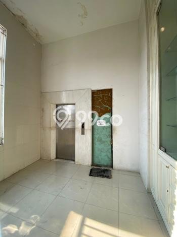 Unit Kantor Dijual di Kebayoran Baru Jakarta Selatan Luas Tanah 420m2, Luas Bangunan 850m2 Unit Kantor Dijual di Kebayoran Baru Jakarta Selatan Luas Tanah 420m2, Luas Bangunan 850m2