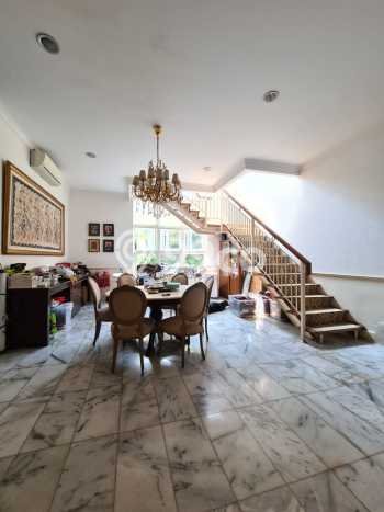 SPECIAL OFFER! Rumah Asri area Cipete, LT 742m² Bangunan 650m² SPECIAL OFFER! Rumah Asri area Cipete, LT 742m² Bangunan 650m²