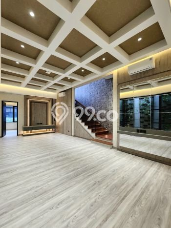 Rumah Elit LB 450m2 Siap Pakai Desain Elegan di Pondok Indah, Jakarta Selatan Rumah Elit LB 450m2 Siap Pakai Desain Elegan di Pondok Indah, Jakarta Selatan