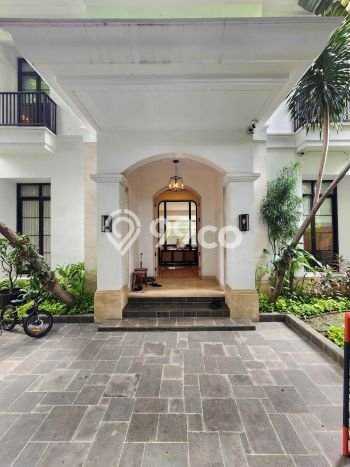 Rumah 5 KT 4 KM di Kawasan Kebayoran Baru, Jakarta Selatan Rumah 5 KT 4 KM di Kawasan Kebayoran Baru, Jakarta Selatan