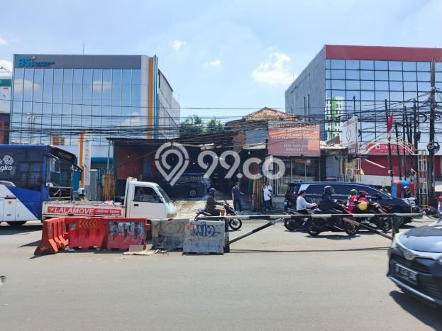 Area Ramai! Komersial Dijual di Ciputat untuk Bisnis Luas Bangunan 325m2 Area Ramai! Komersial Dijual di Ciputat untuk Bisnis Luas Bangunan 325m2