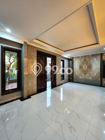 Sewa Rumah Nyaman LT 350m2 / LB 430m2 di Pondok Indah, Jakarta Selatan Sewa Rumah Nyaman LT 350m2 / LB 430m2 di Pondok Indah, Jakarta Selatan
