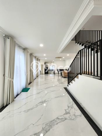 KESEMPATAN TERBAIK! Rumah Asri area Pondok Indah, LT 755m² Bangunan 550m² KESEMPATAN TERBAIK! Rumah Asri area Pondok Indah, LT 755m² Bangunan 550m²