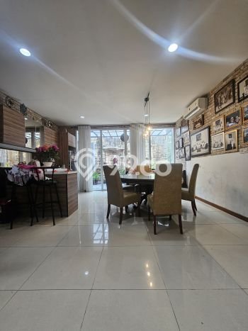 Rumah 4 KT 4 KM di Lokasi Strategis Pondok Indah, Jakarta Selatan Rumah 4 KT 4 KM di Lokasi Strategis Pondok Indah, Jakarta Selatan