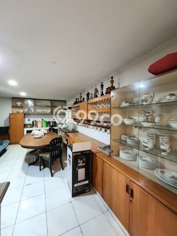 Hunian Mewah Siap Huni LT 862m2 di Kebayoran Baru, Jakarta Selatan Hunian Mewah Siap Huni LT 862m2 di Kebayoran Baru, Jakarta Selatan