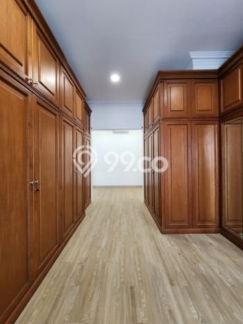 KESEMPATAN TERBAIK! Rumah Asri area Pondok Indah, LT 755m² Bangunan 550m² KESEMPATAN TERBAIK! Rumah Asri area Pondok Indah, LT 755m² Bangunan 550m²