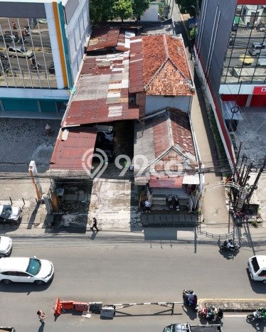 Area Ramai! Komersial Dijual di Ciputat untuk Bisnis Luas Bangunan 325m2 Area Ramai! Komersial Dijual di Ciputat untuk Bisnis Luas Bangunan 325m2