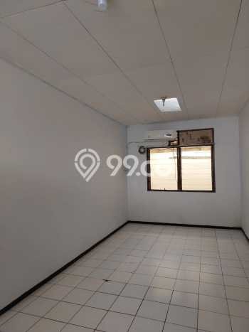 Lokasi strategis! Rumah siap huni disewakan di Kelapa Gading LB 90m2 Lokasi strategis! Rumah siap huni disewakan di Kelapa Gading LB 90m2