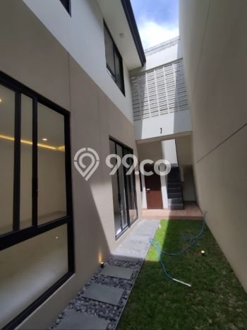 Dijual Rumah Luas Elegan Dengan View Eksklusif di Citraland, Surabaya Dijual Rumah Luas Elegan Dengan View Eksklusif di Citraland, Surabaya