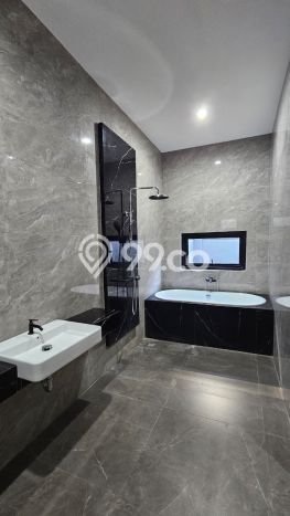 Jual Rumah Luas Elegan Dengan View Cantik di Citraland, Surabaya Jual Rumah Luas Elegan Dengan View Cantik di Citraland, Surabaya